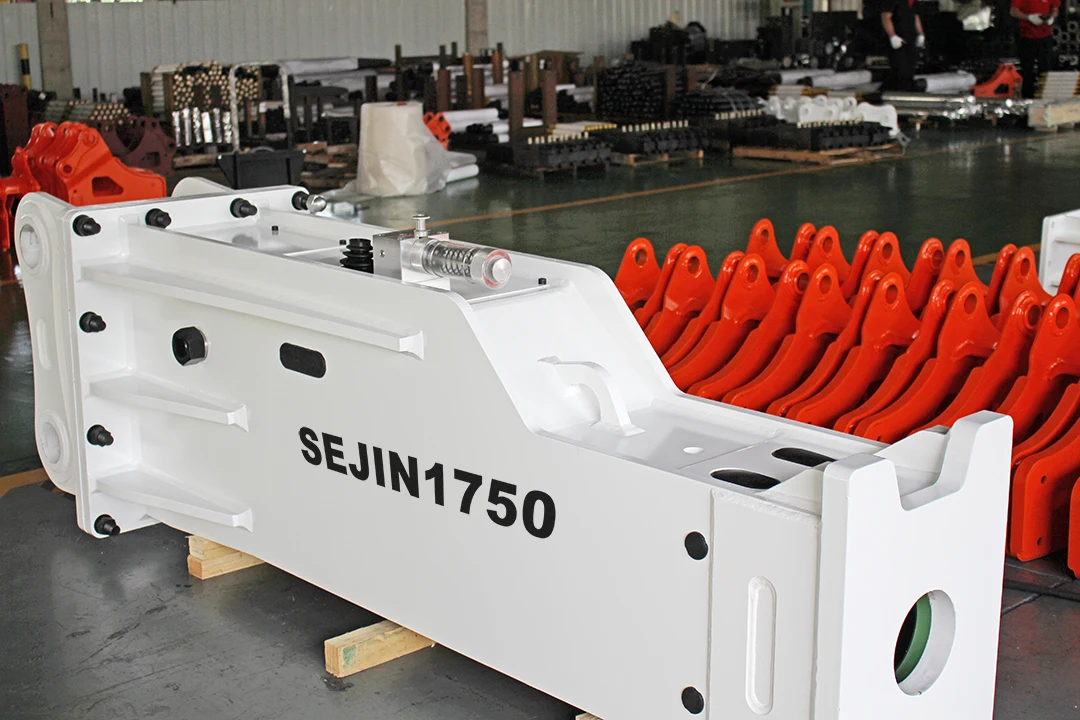 sb151 Breaker Excavator Hammer Box Silenced Type Hydraulic Breaker