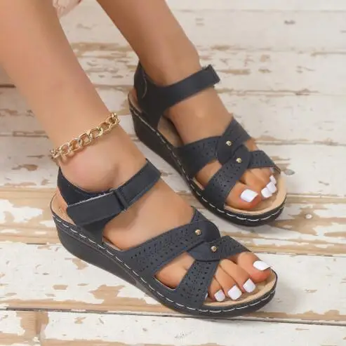 Summer New Luxury Sandals Student Comfortable Platform Beach Shoes Ladies Sandals