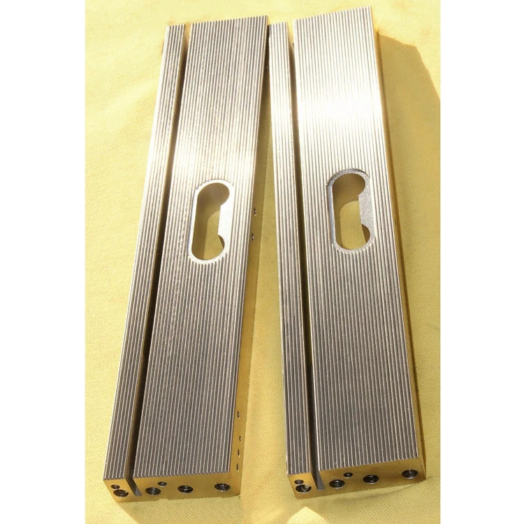 Factory Directly Punch Hole Horizontal Pattern Sealing Jaws with Hold Slot