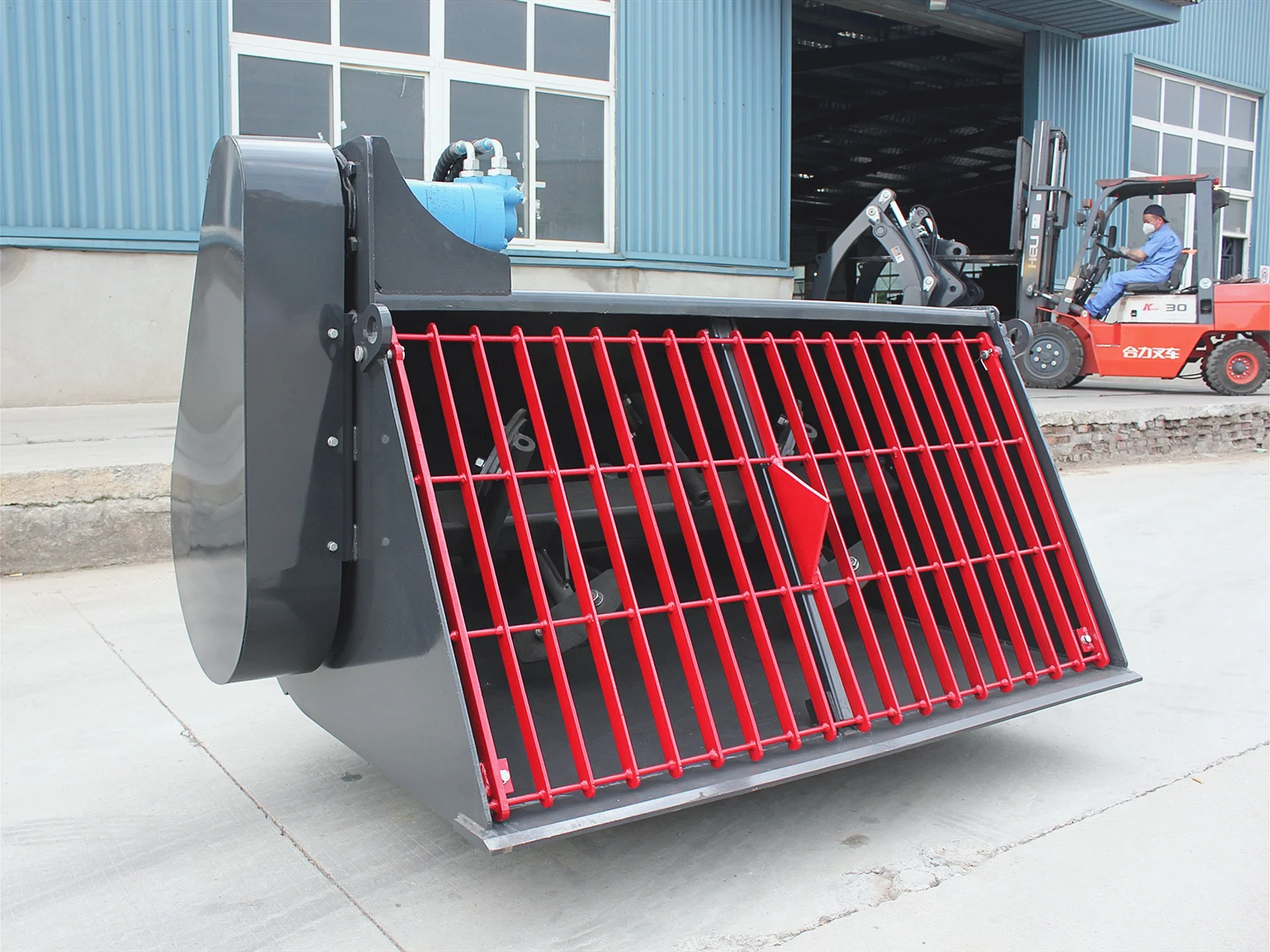 Cheap Price labour-saving HCN brand cement mixing equipment & concrete mixer bucket for slop road construction