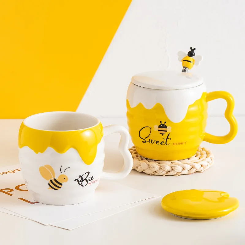 UCHOME Funny shaped coffee mug in 3D bee shaped coffee mug ceramic bee mug in animal design for kids