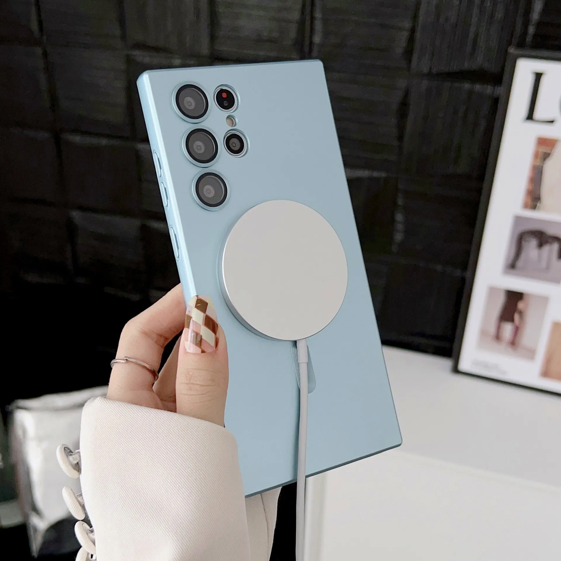 For Samsung S24 Ultra dust net Magsafe phone case metal paint Galaxy S22 Ultra wireless magnetic suction case S23 Plus.