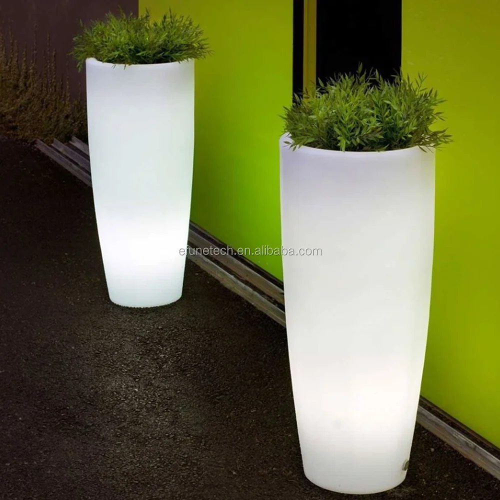 Outdoor Garden Patio Led Illuminate Flower Pot Balcony PE White Plastic LED Illuminated Rgb Color Changing Battery Planter Pot