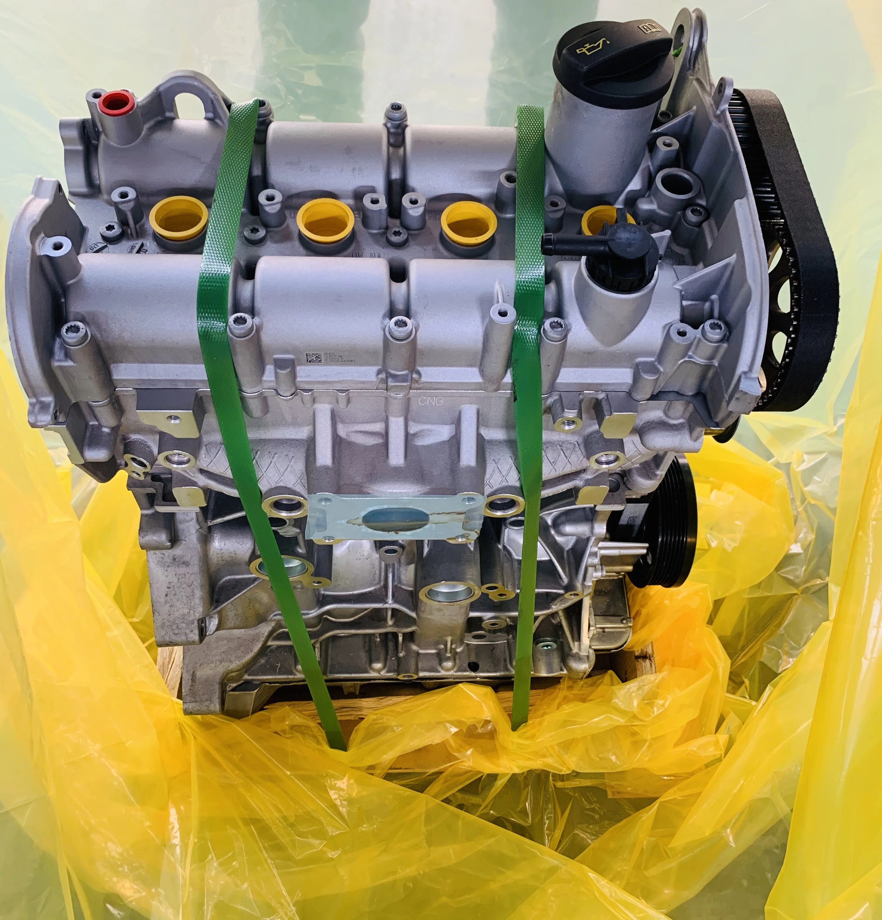 1984cc 2.0-Liter CAW 2.0 TSI Gasoline Engine For Volkswagen Golf Jetta Passat Scirocco Tiguan Motor CAW CAWB