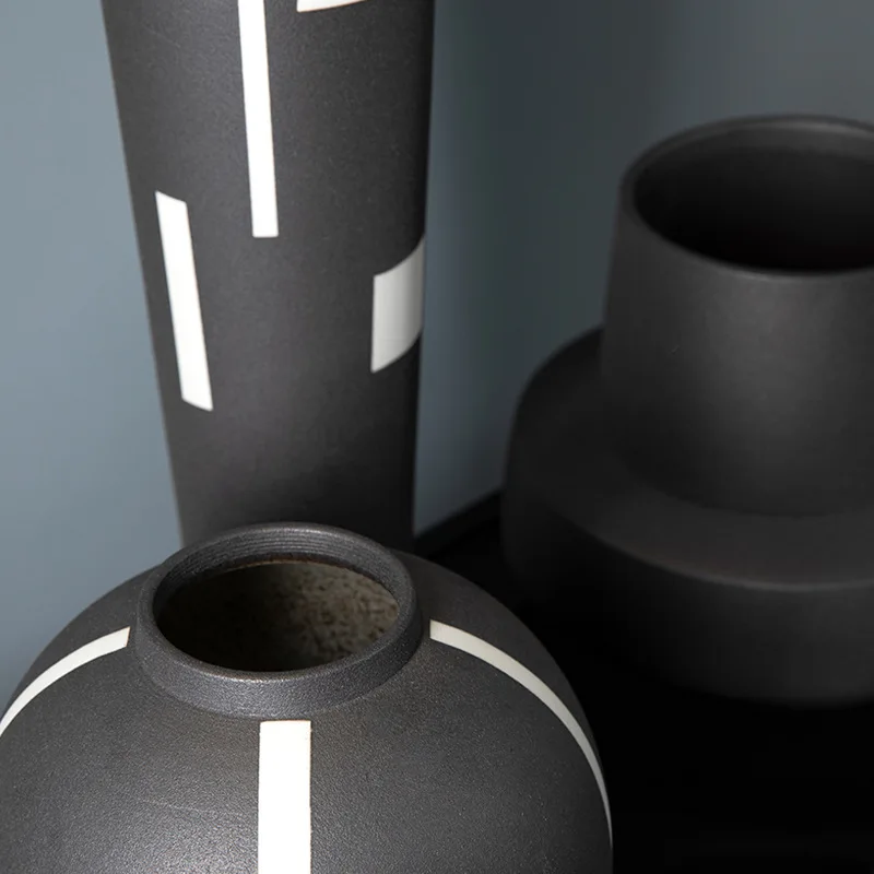 Italian minimalist style hand-painted vertical lines ceramic vase model villa flower arrangement art flower vase ornaments vase