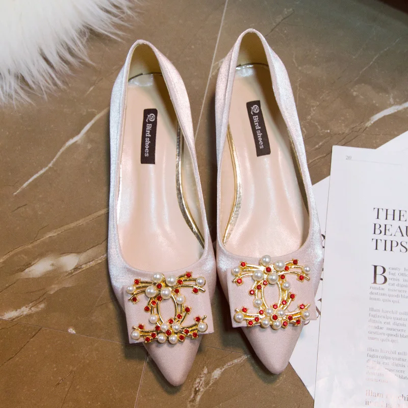 2023 new Handmade  ladies button flat bridal shoes buckle bride heels low thick heeled rhinestone wedding shoes for women