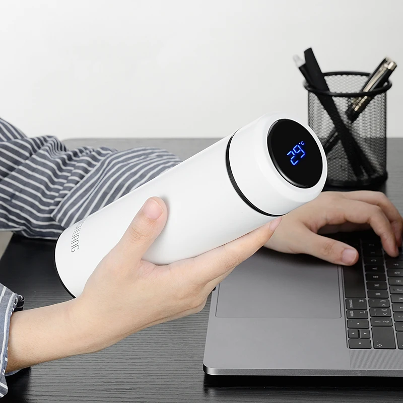 Оптовая продажа термоизоляционная чашка с логотипом под заказ металлическая многоразовая умная кружка электрическая бутылка