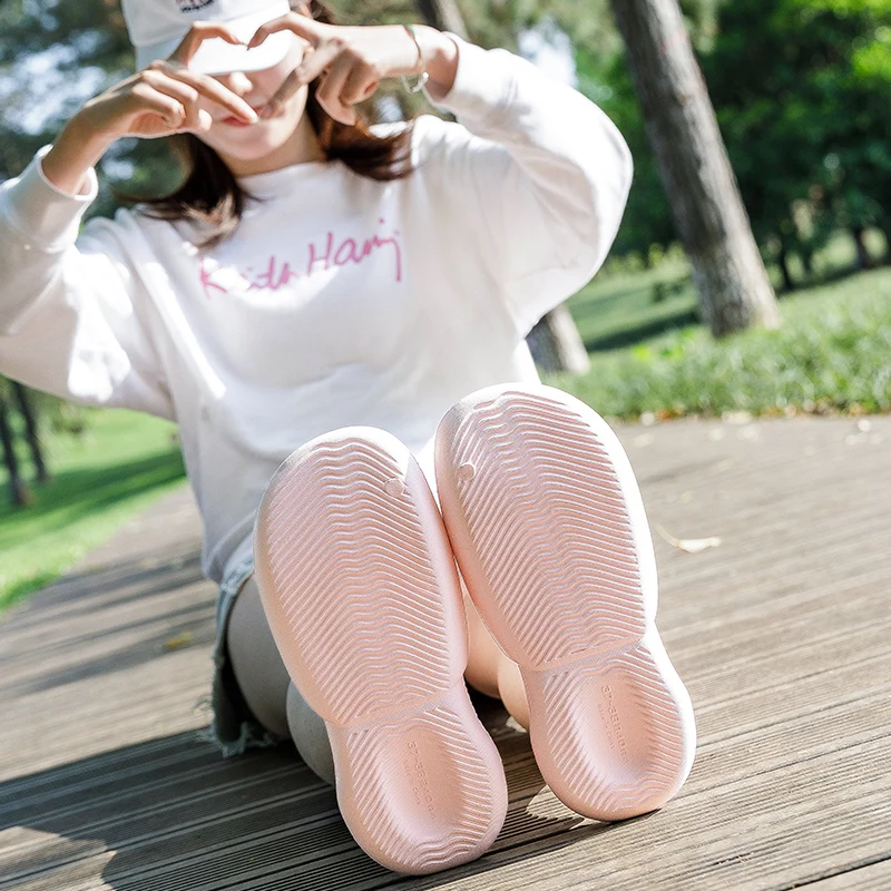 Japanese plastic slippers with thick soft  soles for women in summer indoor home deodorant bathroom slippers for men
