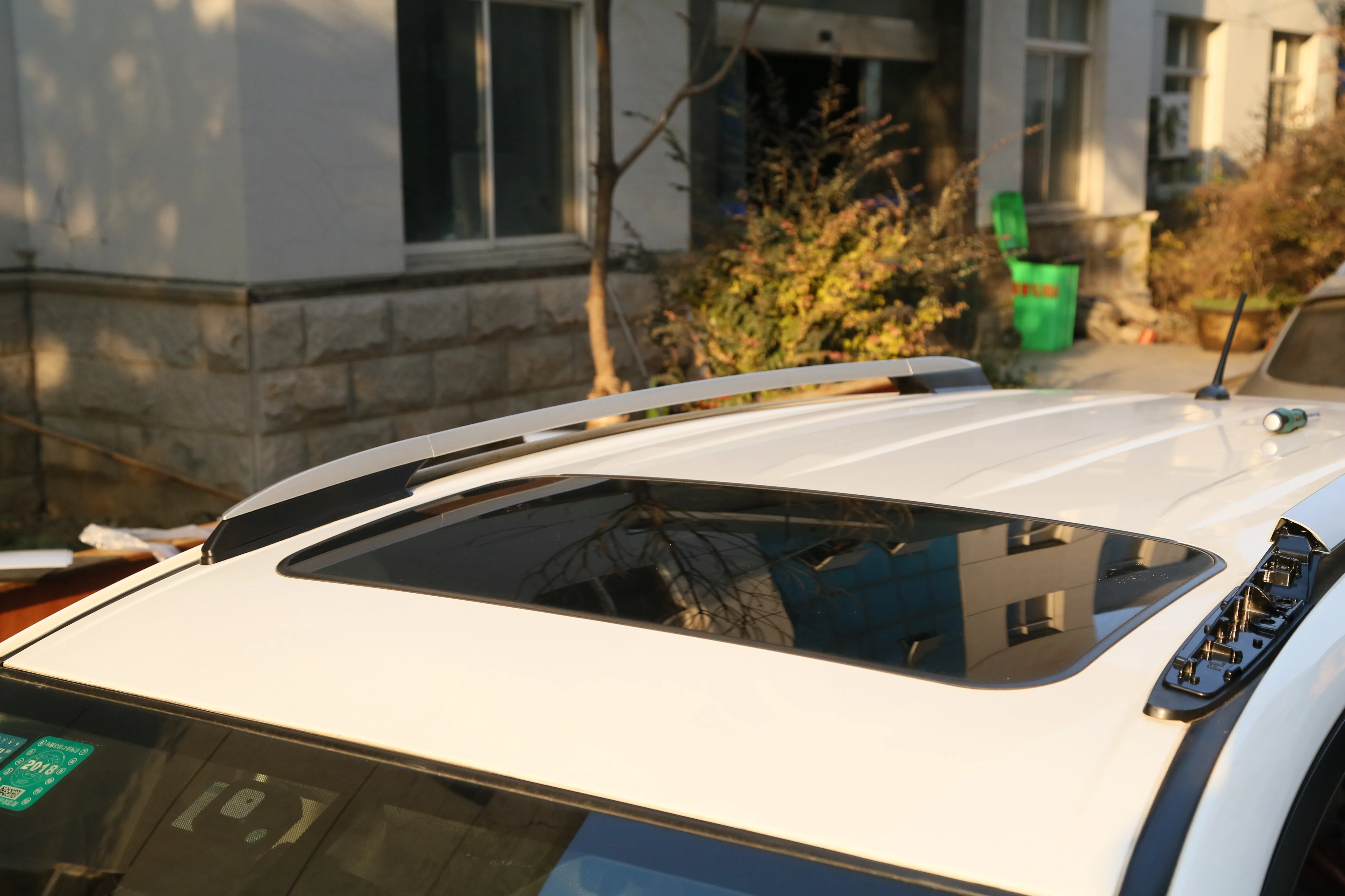 YH-C-066 High quality aluminum alloy roof rack luggage rack side rails roof rails for Toyota RAV4 2013-2018