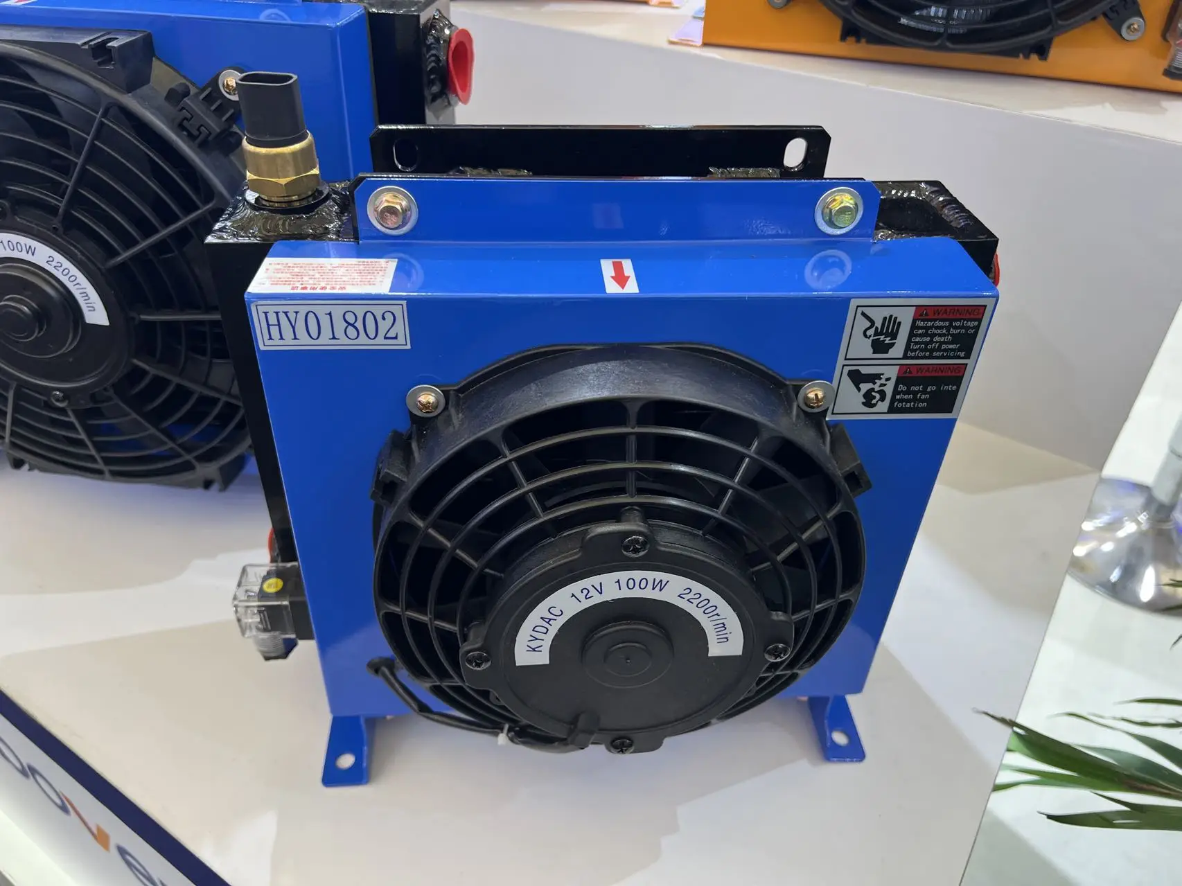 HY01802 DC 140 L/min 12V OEM Heat Exchanger Plate Aluminum Radiator Hydraulic System Air Oil Cooler With Fan Industrial