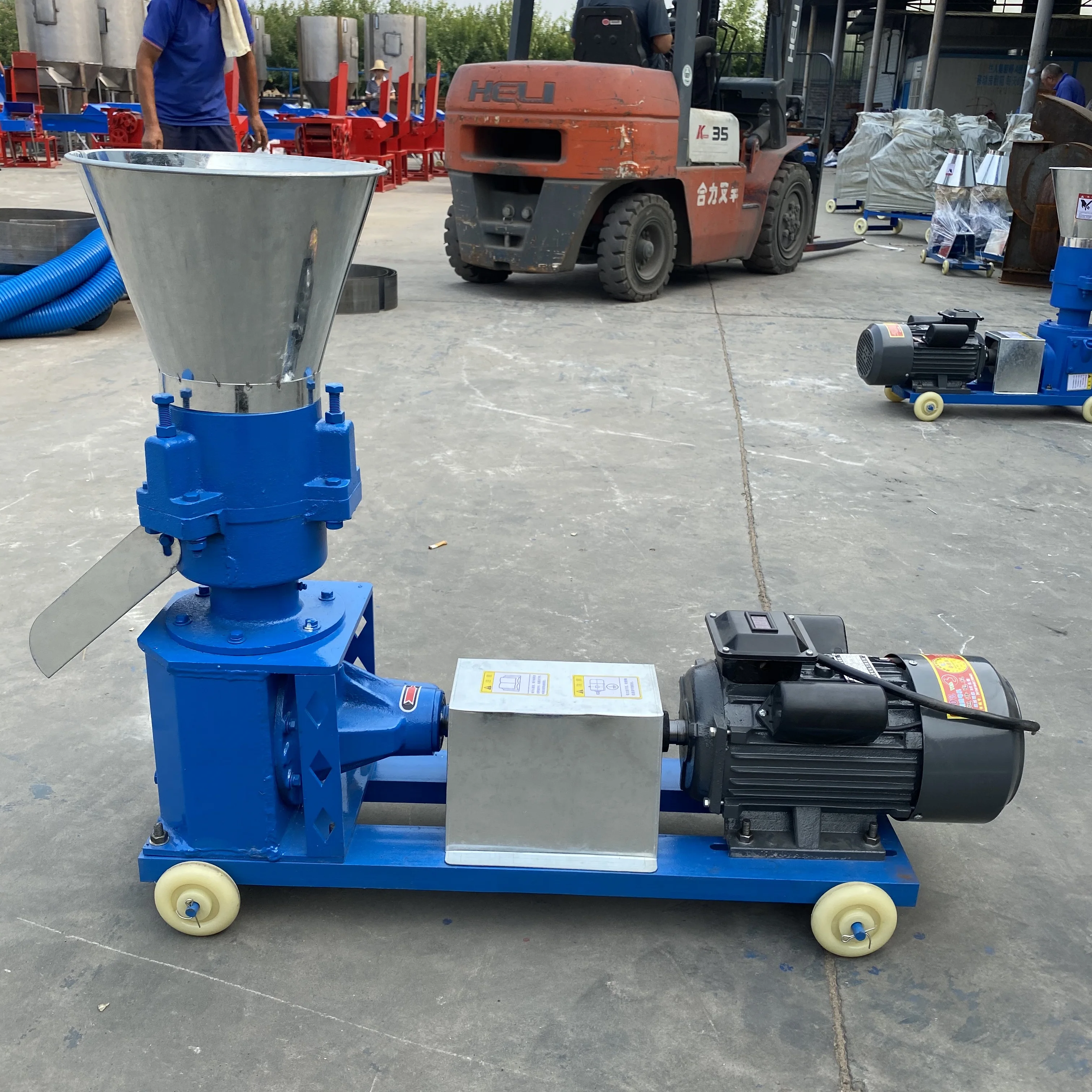 2024 Low cost various poultry feed machine duck chicken sheep cattle feed pellet machine