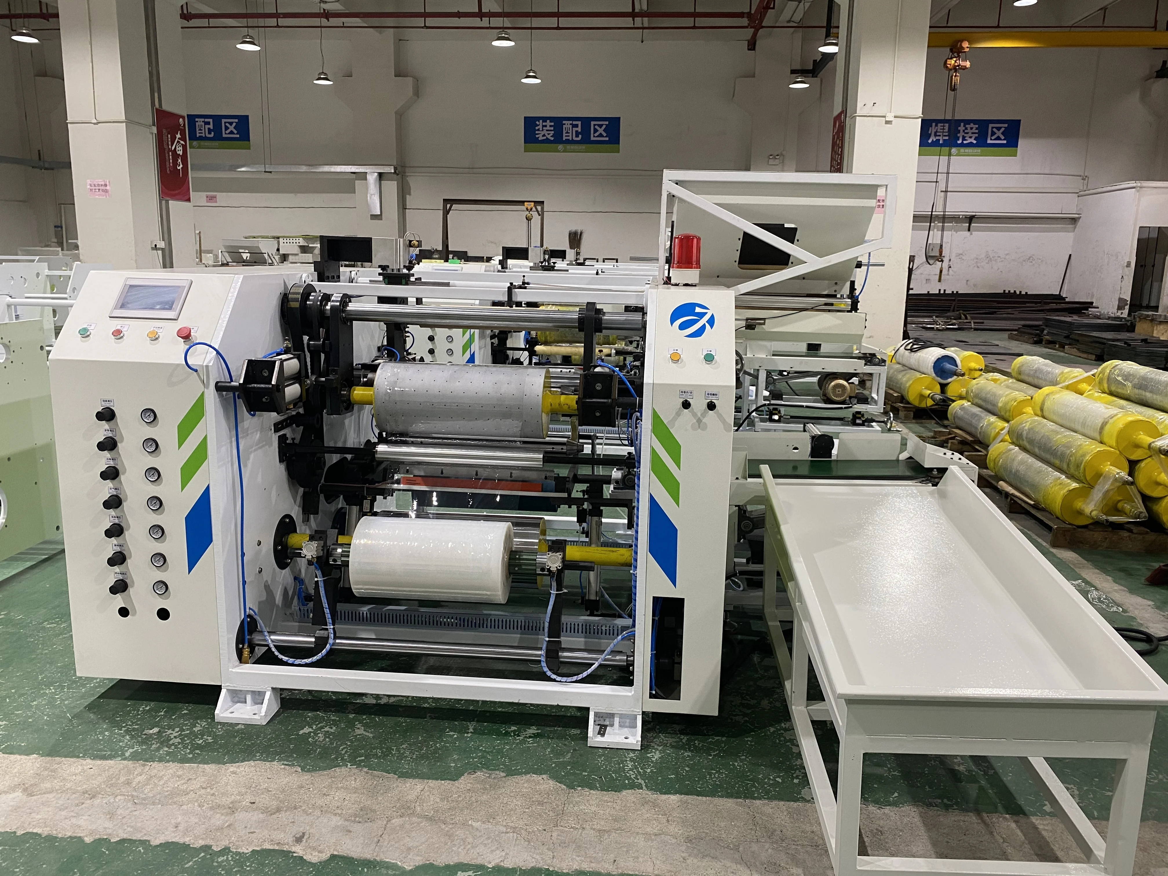 PE stretch Film Four shaft Automatic High-speed Rewinder High-efficiency Plc Touch Screen Control lldpe film Rewinding machine