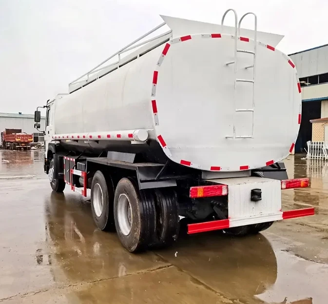 Second-hand oil tank truck sinotruk 45000 ltrs trailer tank steel material oil tanker truck