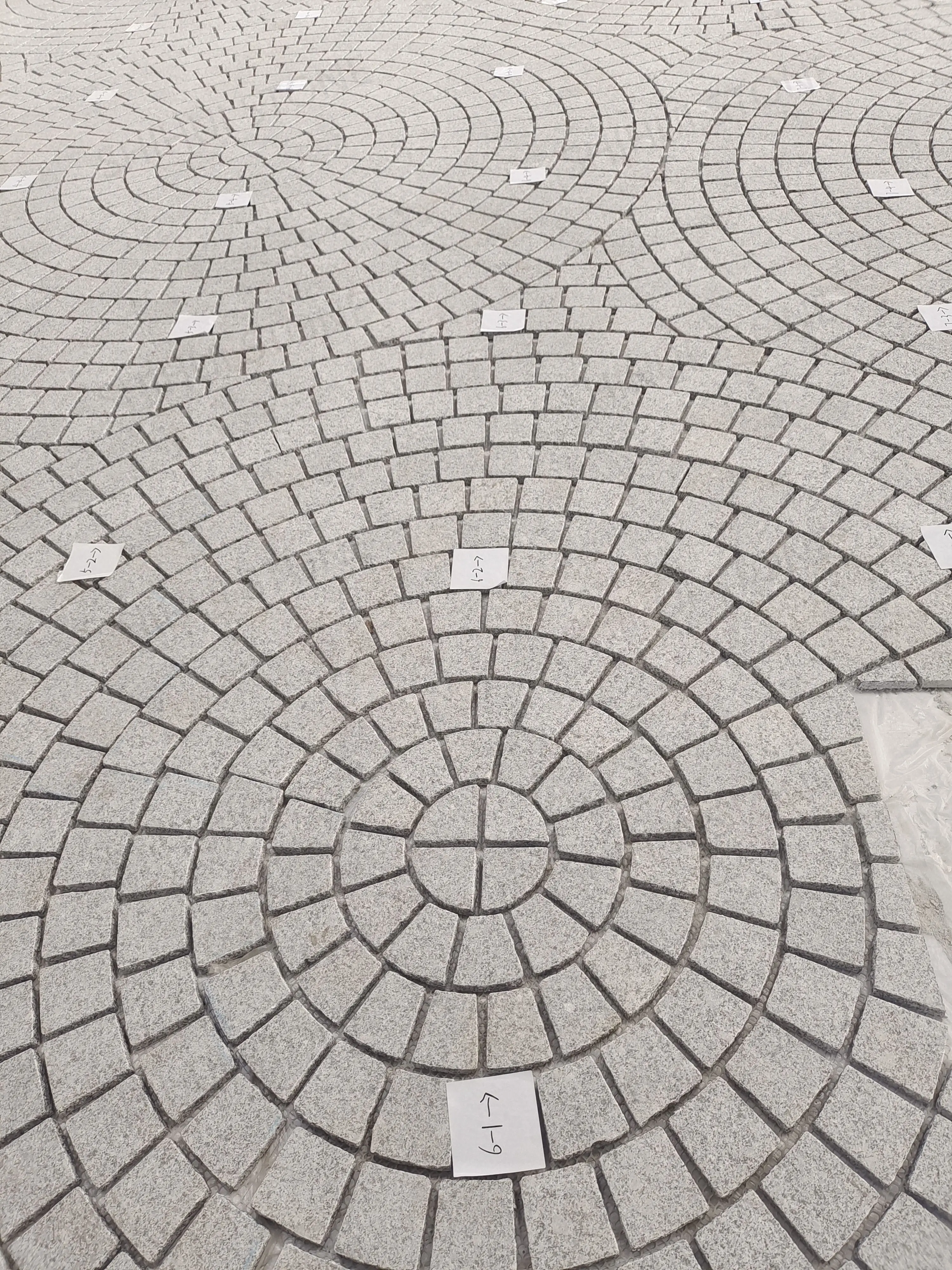 SHIHUI Customized Granite G603 Round Circular Paver Pattern Back Meshed Patio Paving Stones