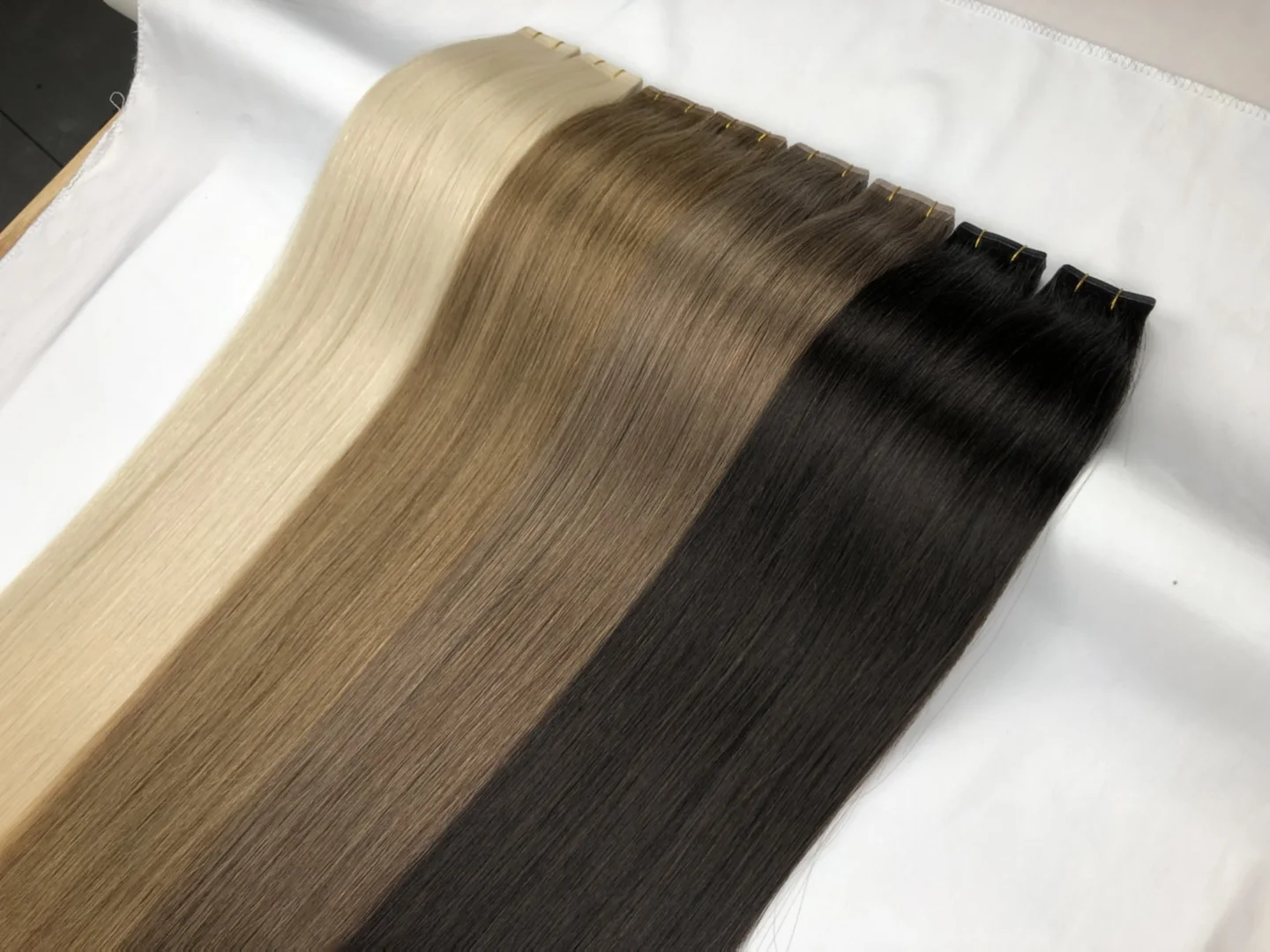 Manufacture Price Smooth Shiny 100% Remy Virgin Hair Solid Color Invisible Tape In Hair Extensions