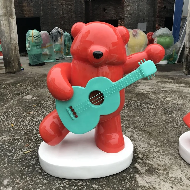 Fiberglass guitar bear Outdoor cartoon animal model Grass decoration landscape statue custom manufacturers