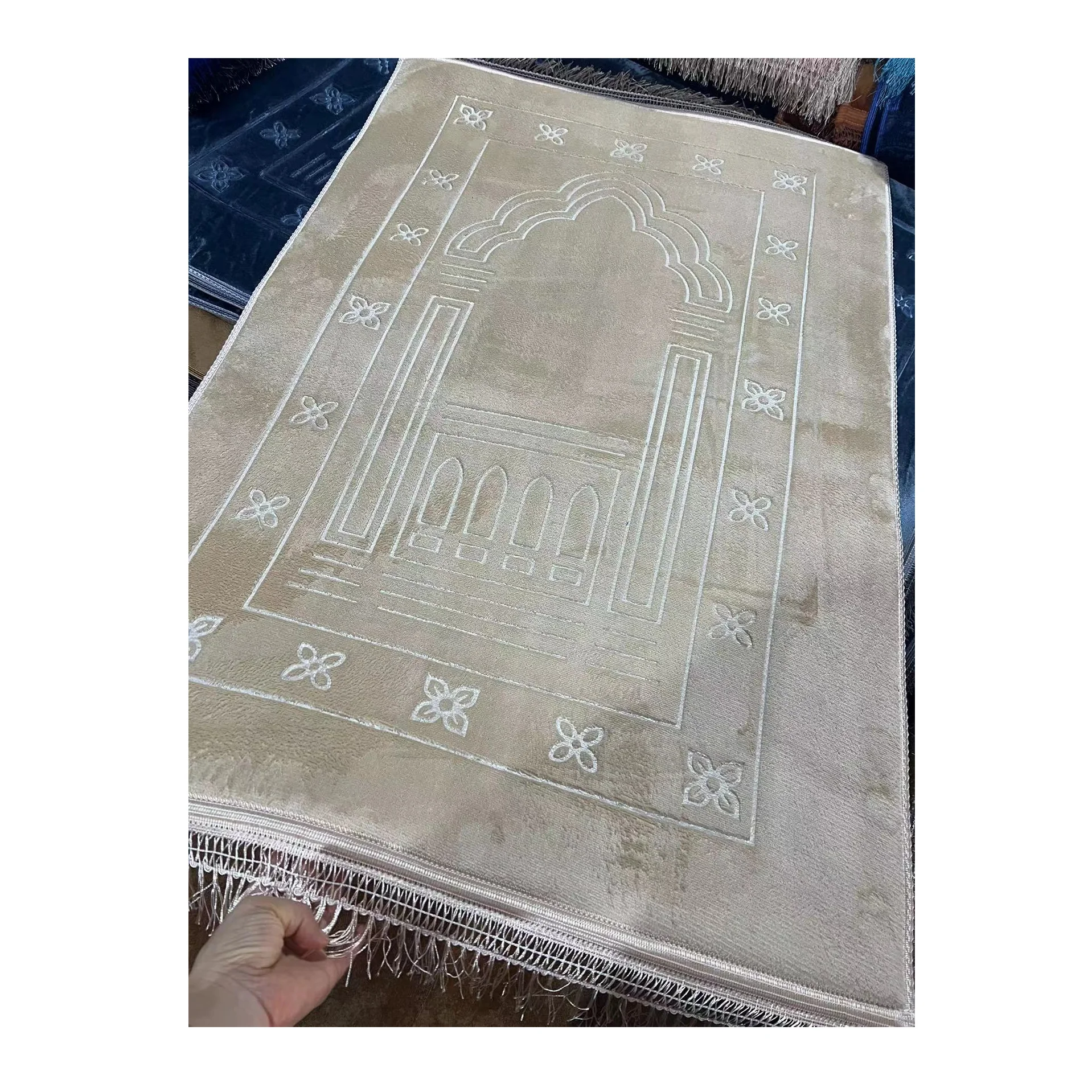 Hot Sell Pray Muslim Portable Prayer Rug outdoor and travel Islamic Sejadah for Arab carpets and rugs  praying mat Rug