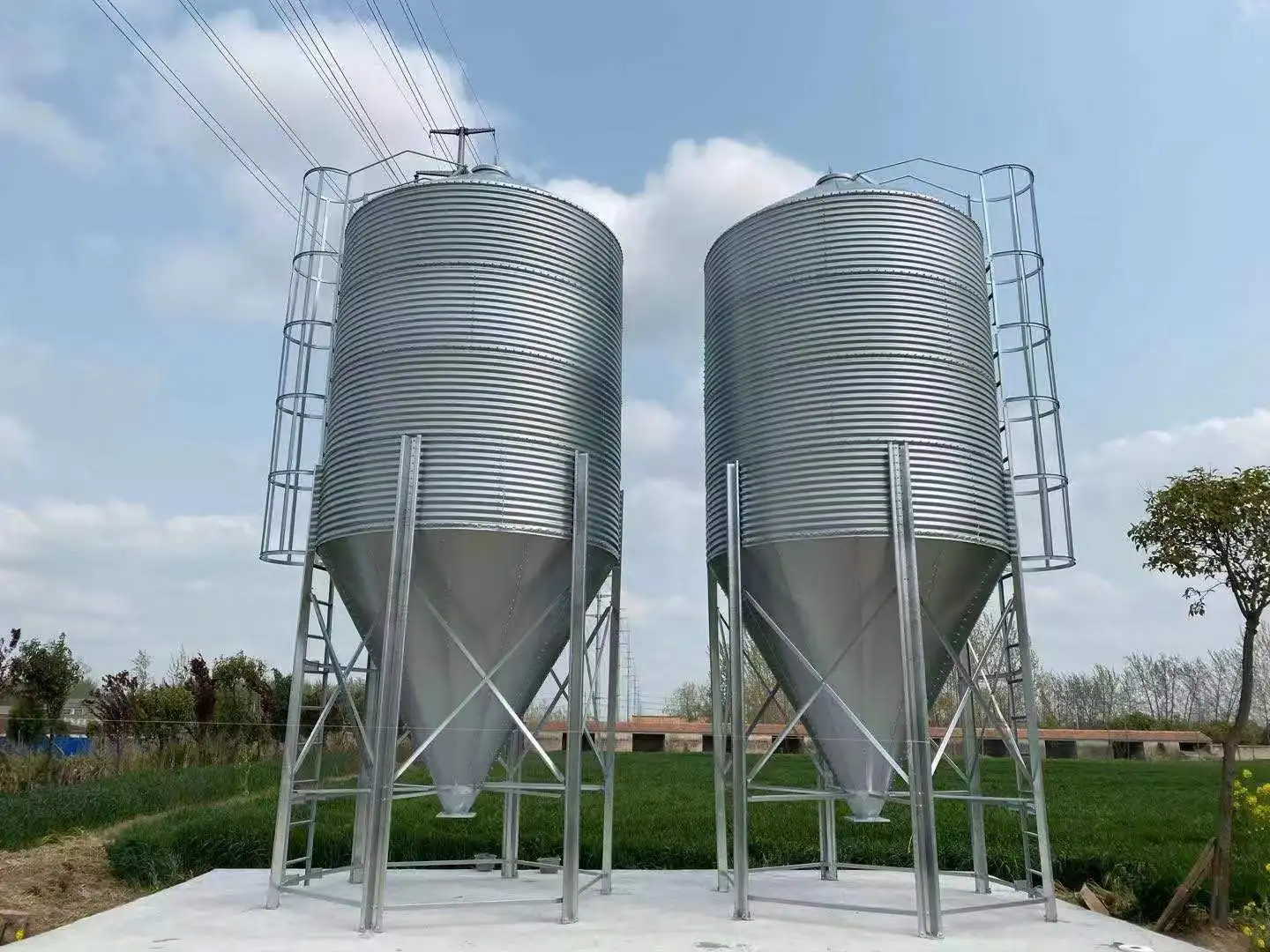 Poultry Cow/Pig Feed Wheat Grain Storage mini Feed Silo for Sale