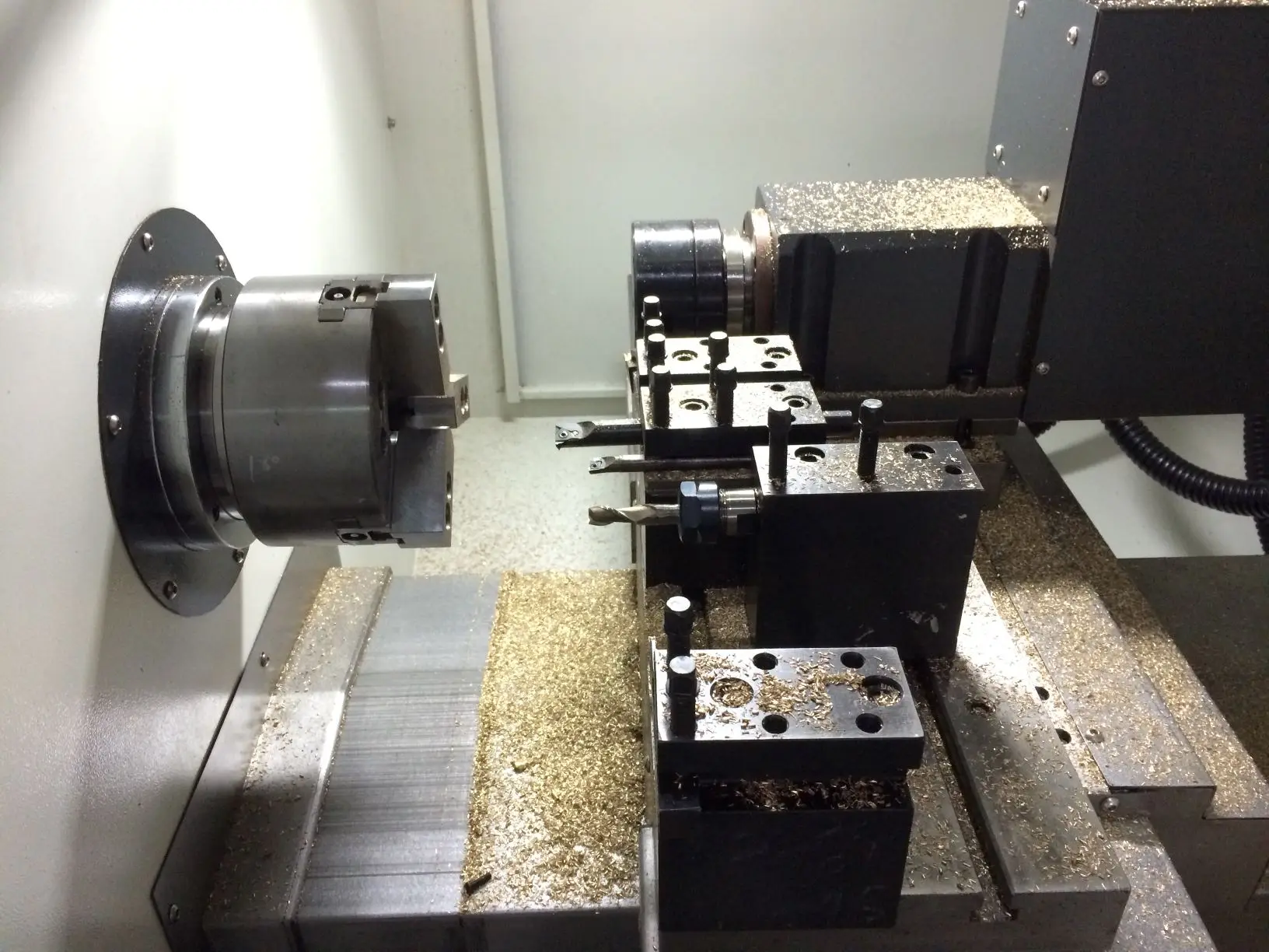 Hot selling lower price chinese automatic  small mini metal cnc lathe