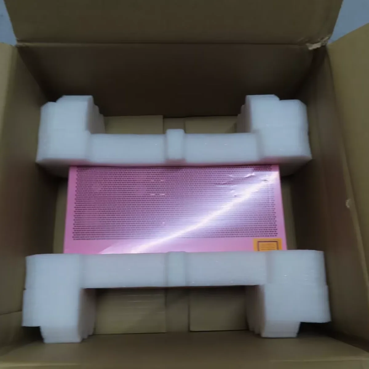 C1300-16FP-2G C1300 series silent switch with 8 electrical ports and 2 Gigabit SFP ports supporting VLAN and STP C1300-16FP-2G