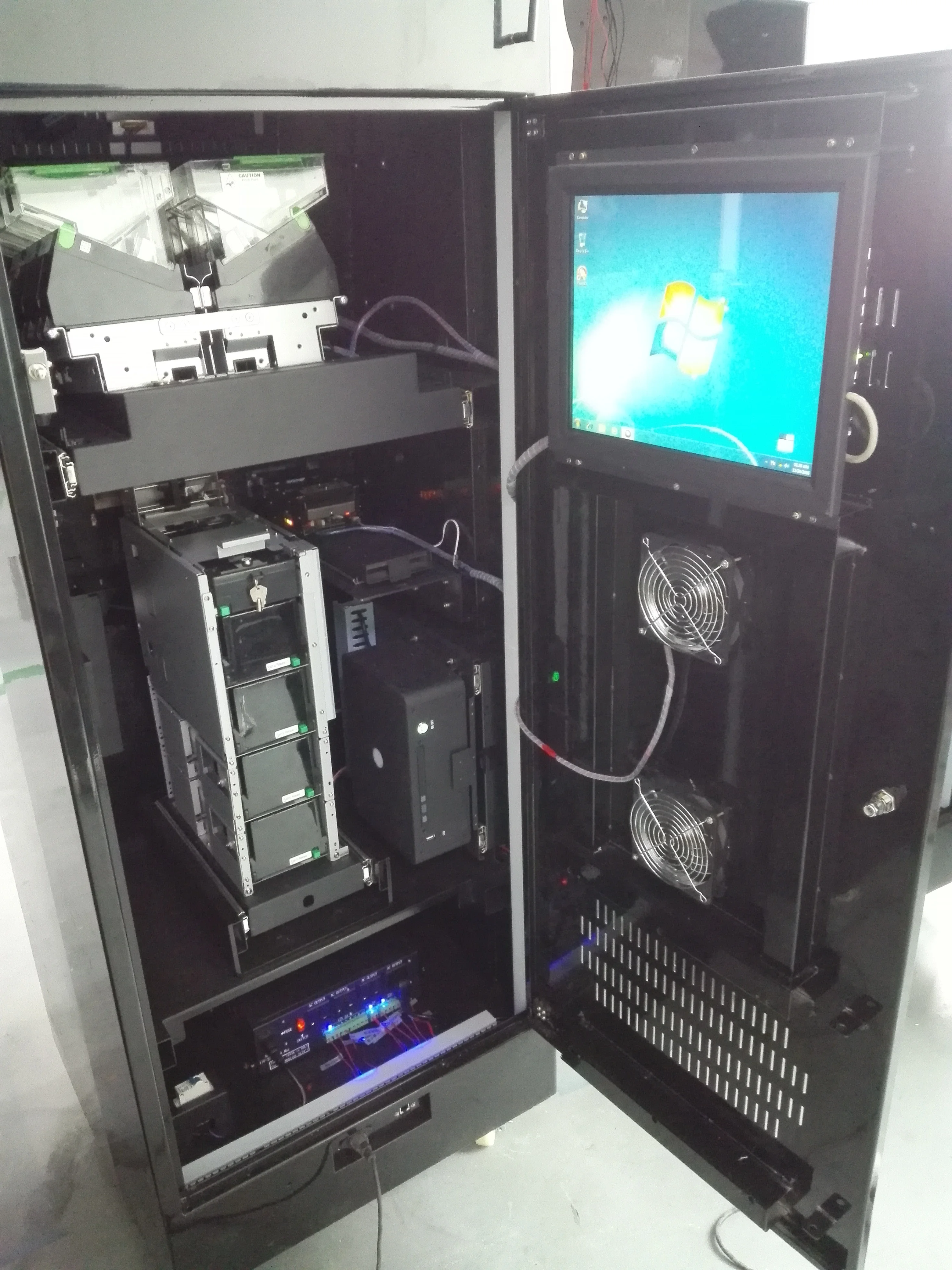 New large cassettes(12000 notes) dual touchscreen ATM machine with 12mm Q345 safe and dual color journal dual printer