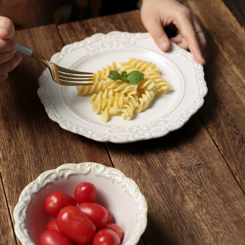 Bulk Vintage Ceramic Dinner Plate Fancy White Dessert Plate Dish With Emboss For Hotel Restaurant