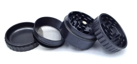 Non-stick Aluminium Alloy Tobacco Grinder Classic Design 60-4 Layer Crusher Hot Sales Mixed Colors Smoking Grinder