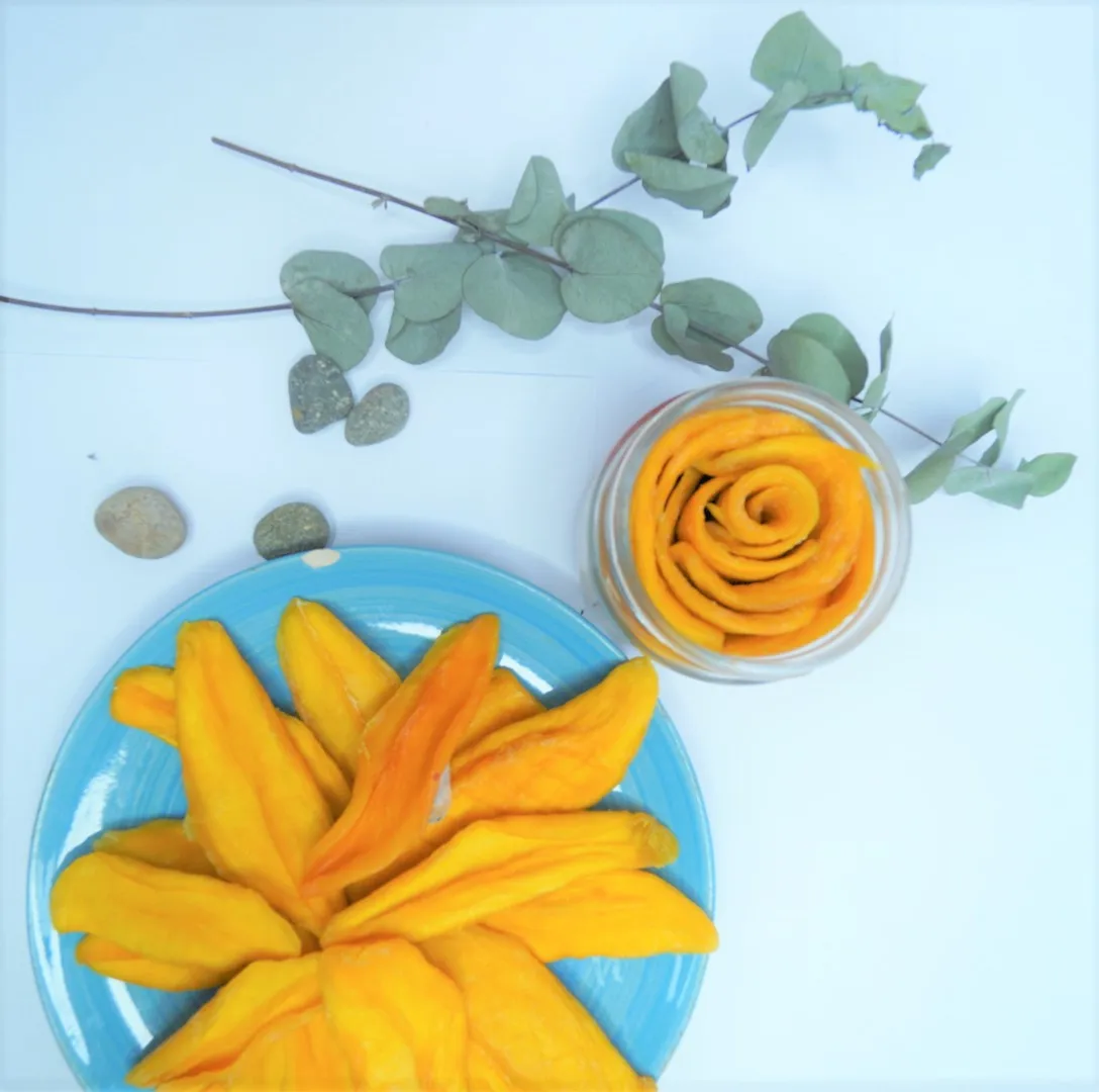 HOT PRICE! SOFT DRIED MANGO Rich taste Not too sweet EASY TO EAT Suitable for snacks
