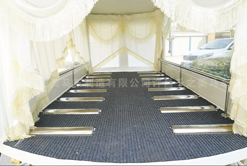 Катафалк для погребения лошади