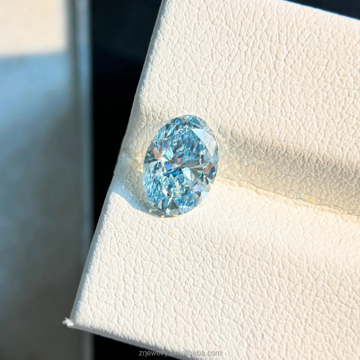 DEF VS Bule Round Brilliant Lab Grown Diamond IGI GIA Certified Hpht Synthetic  Lab Grown Diamond