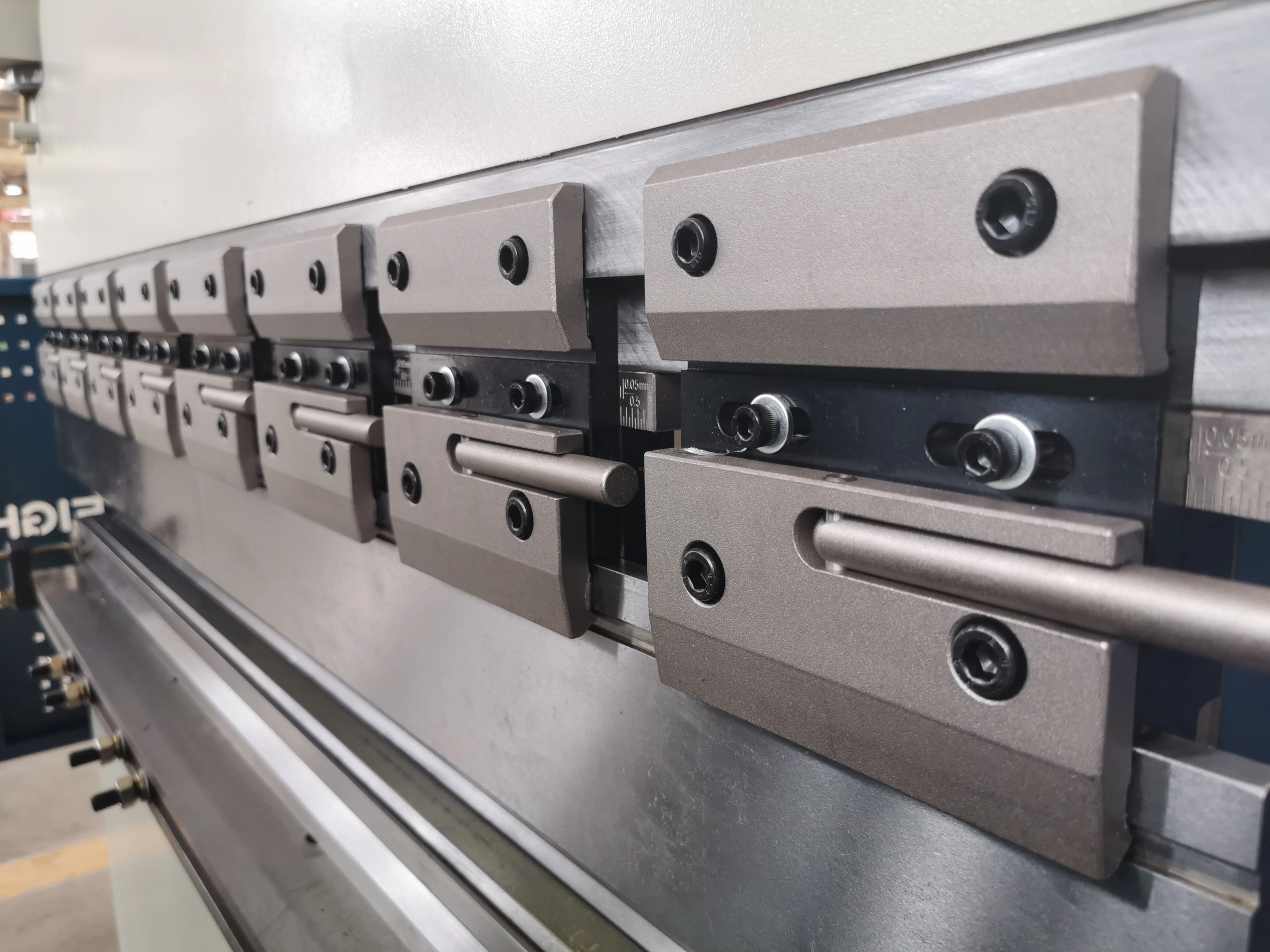 High quality nc hydraulic press brake machine price