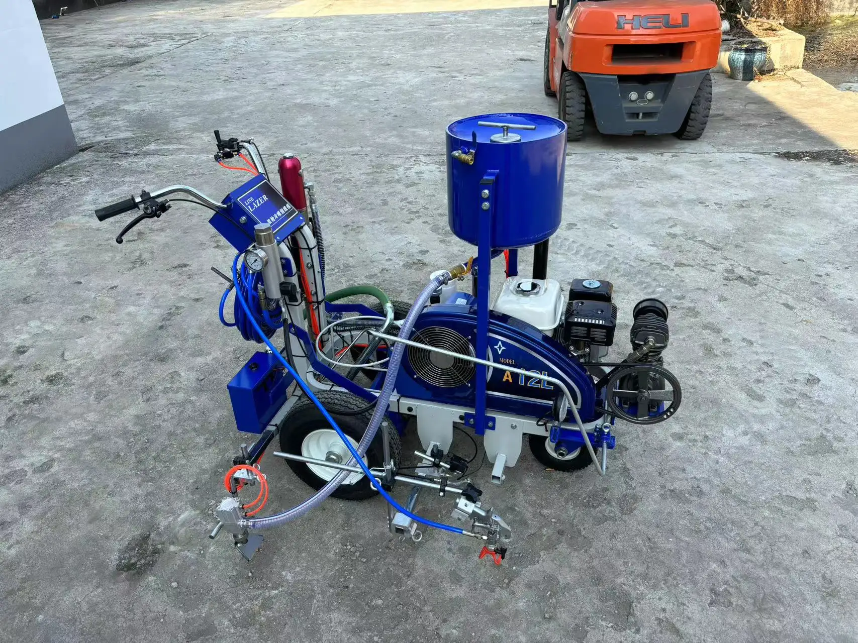 Quick & smooth painting guns cold spray road Line marker machine road marking equipment ltd