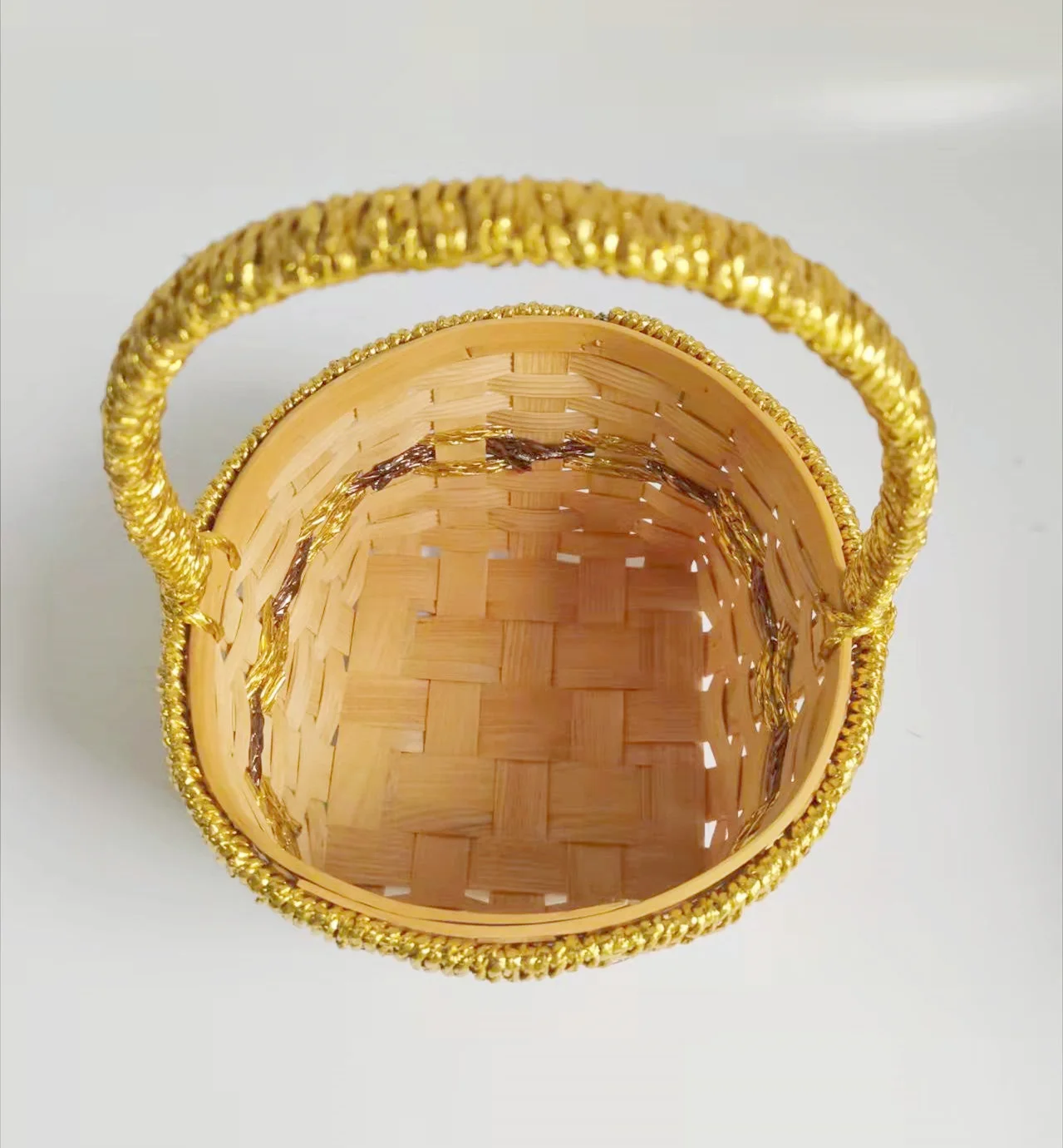 Handmade Eco-friendly Round Poplar Wood Basket With Handle And Lace Rim Woven Home Decor Storage Basket