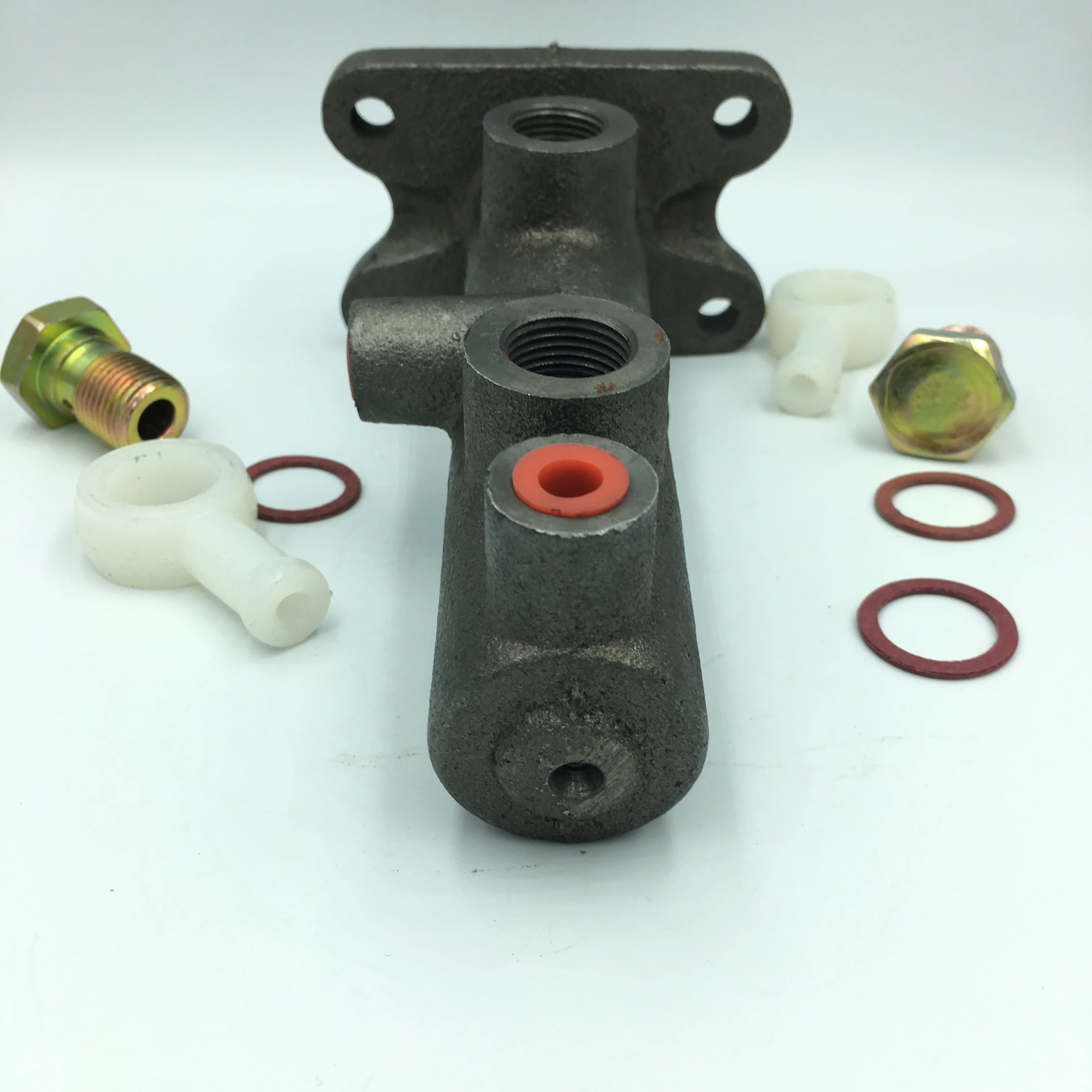 High quality auto parts brake main pump or hydraulic brake main cylinder NJ1026