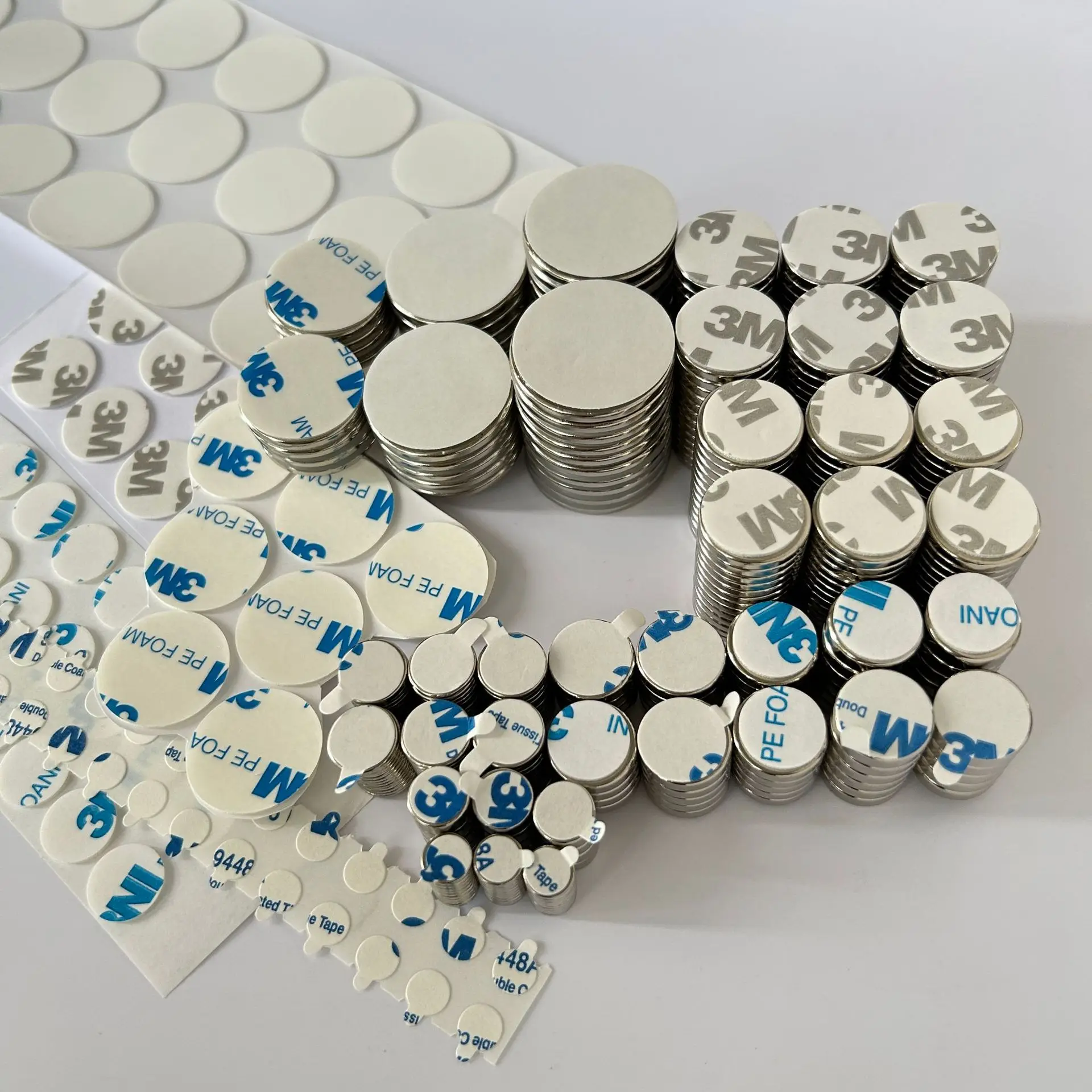 Neodymium magnet disc back with self-adhesive