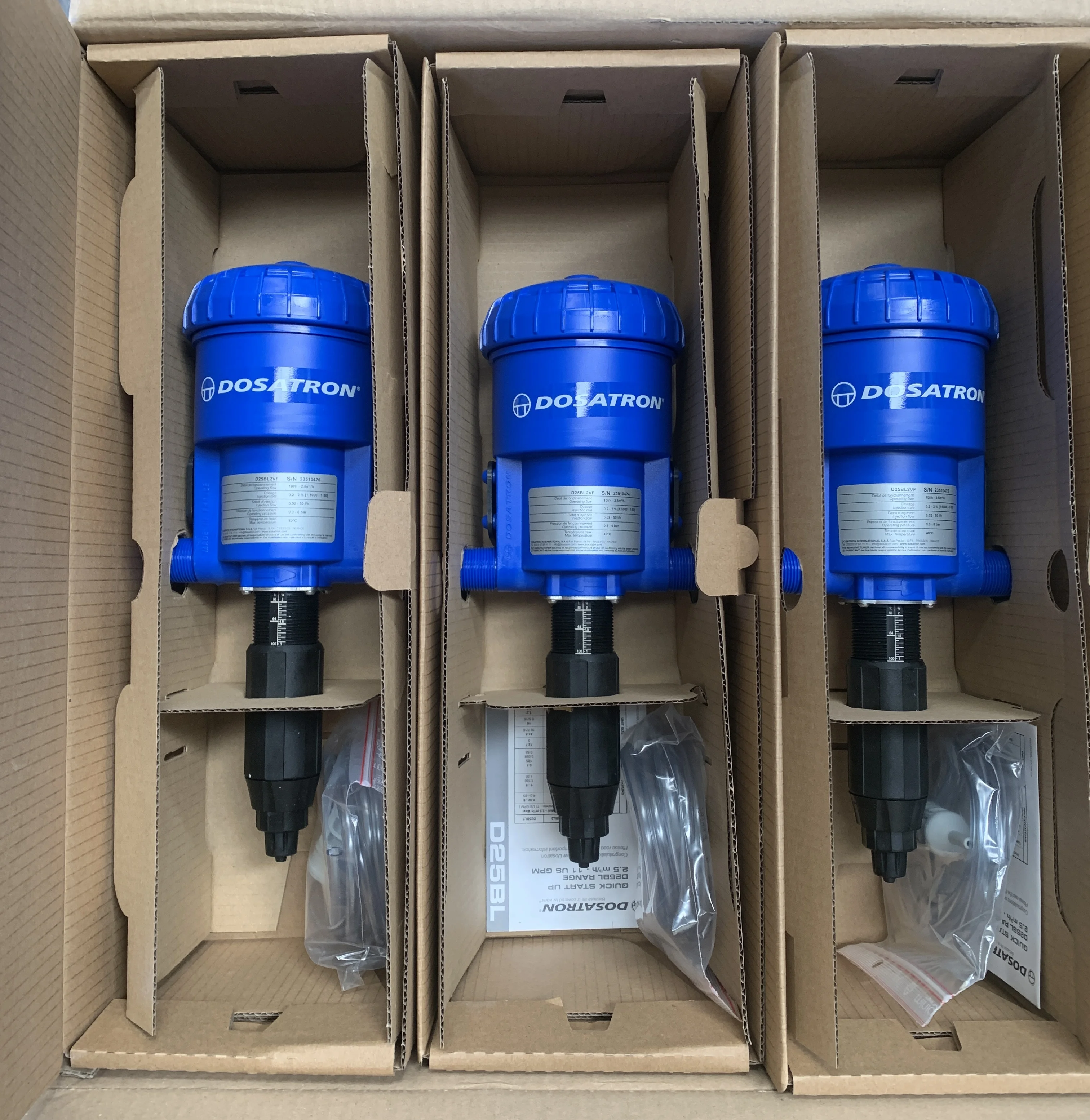 Automatic drinking system Doser Dosatron Model D25RE5VF and Model D25BL5VF vitamin mixing equipment  for livestock