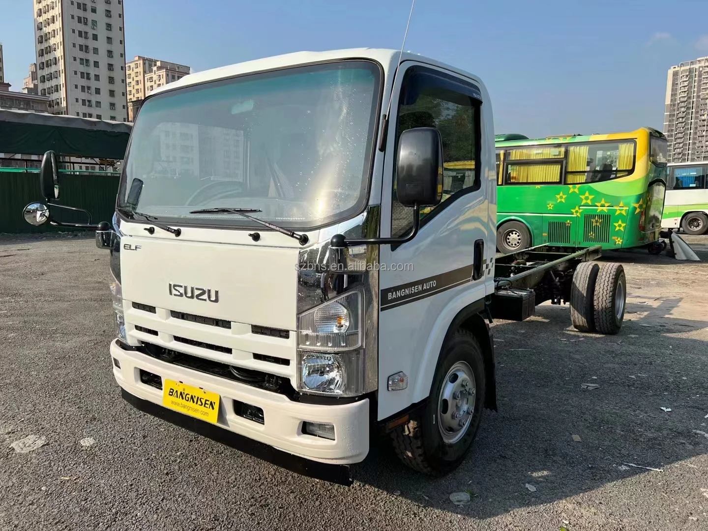 90% новый ISUZUu ELF 700P NPR дизельный грузовик 4HK1 двигатель с одной кабиной шасси на продажу