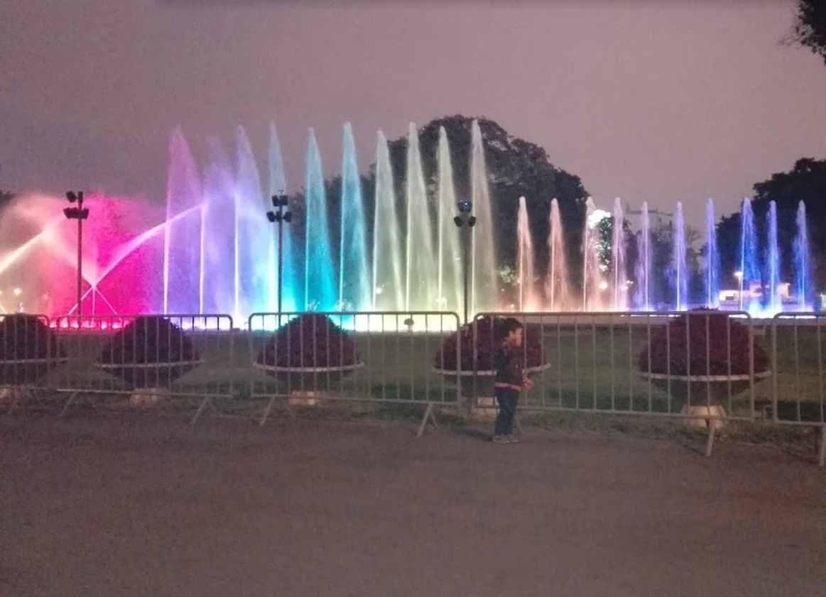 AWS Factory Price Dry Floor Water Fountain Customized Modern Style Music Controller Deck Water Fountain