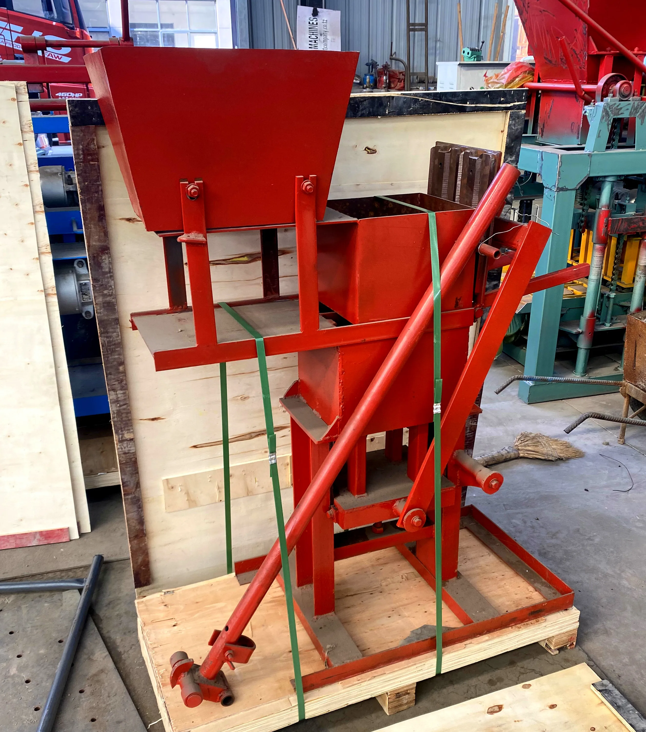 Hot Sale Clay Soil Interlocking Hand Manual Brick Making Machine