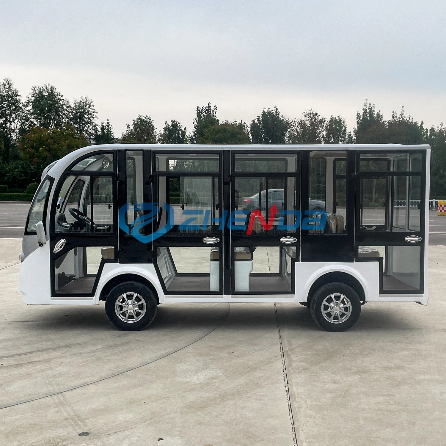 China Export Vintage Luxury Coaches Bus Mini Electric Shuttle High Speed Passenger Transport Off Road for Sale