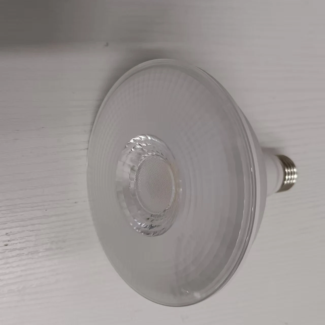 Wholesale LED Par38 spotlight 15W 2700K 3000K 4000K 6500K  PAR Light 24D 36D E27 E26 COB led spotlights