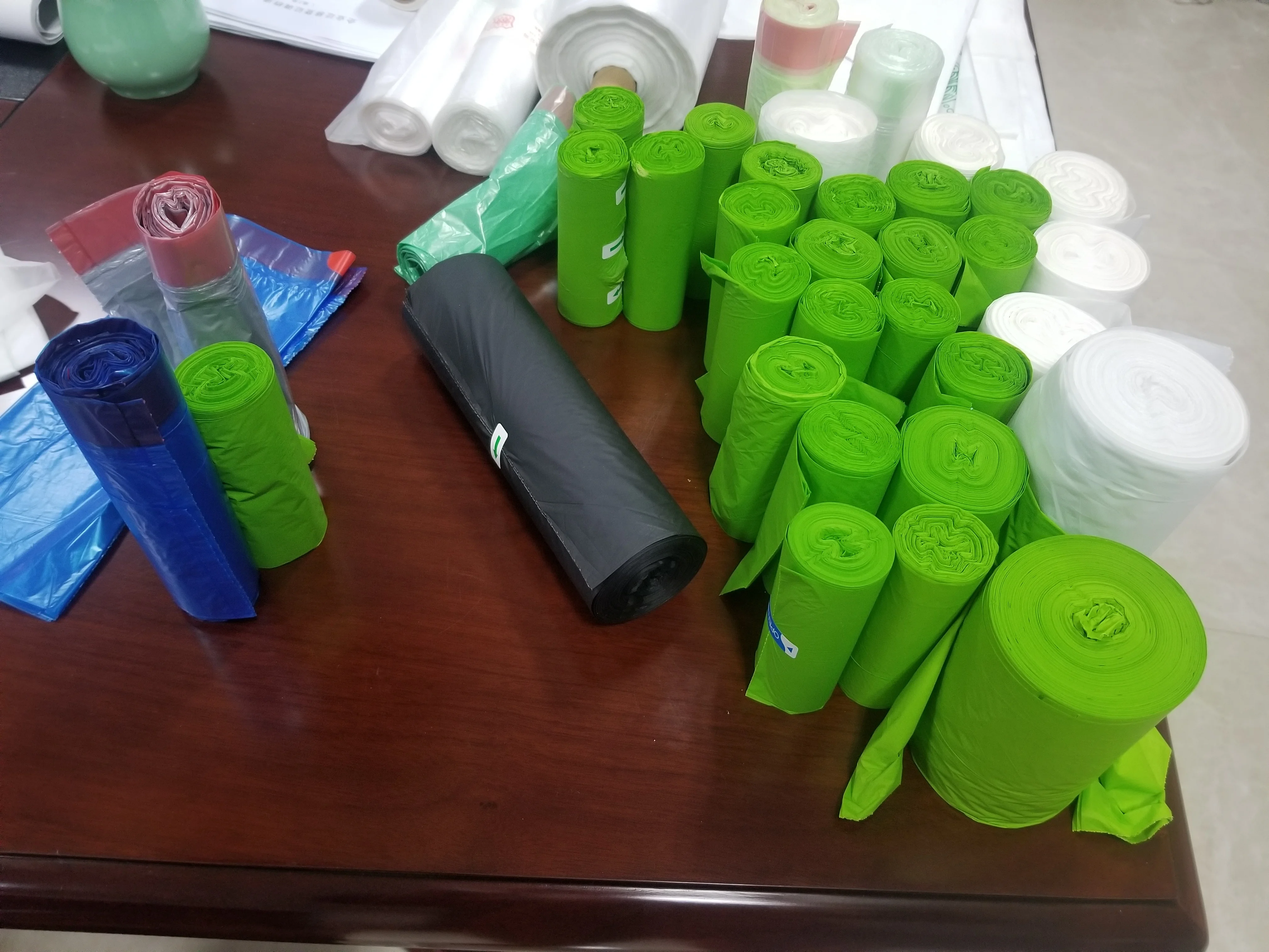 High quality fully automatic large medical waste rolling garbage bag making machine