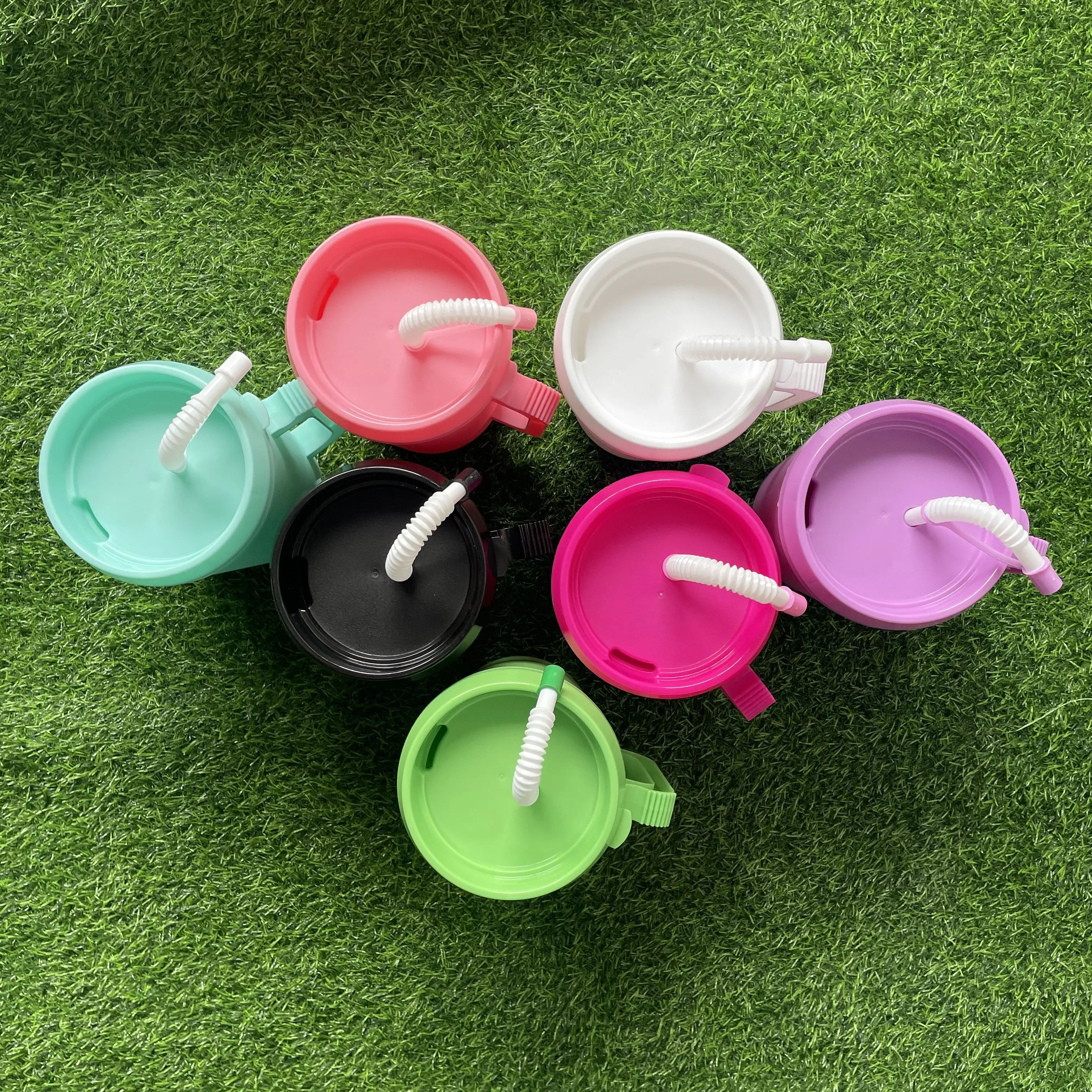 2024 RTS New Arrival Glitter Mugs Double Wall PP Plastic 34oz Trucker Mug With Handle Lid Straw