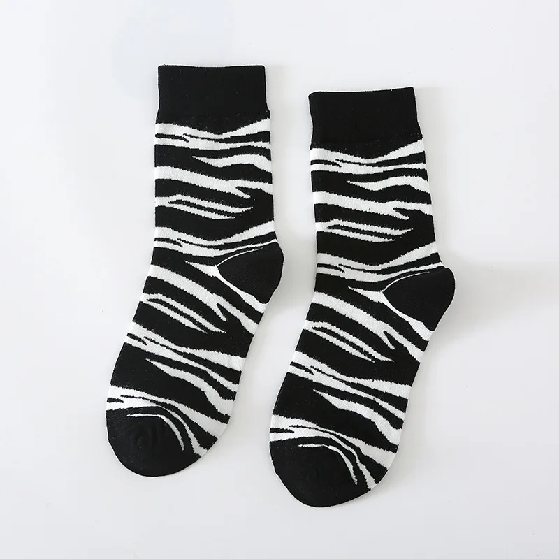New Arrivals Korea White Black Zebra Stripes Female Mid Tube Socks Breathable Cotton Casual Women Socks