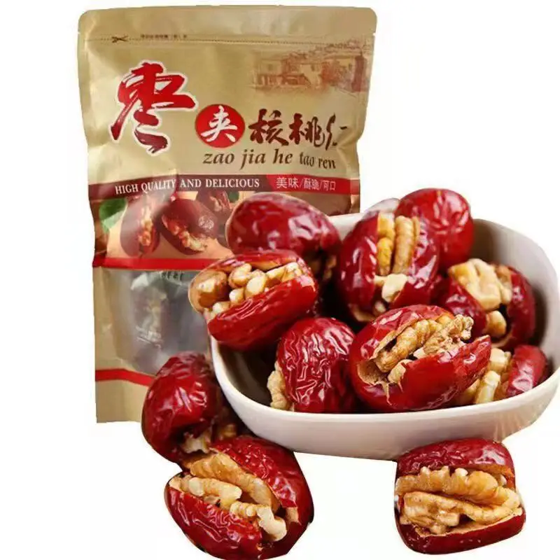 Snacks made with red dates and walnuts
