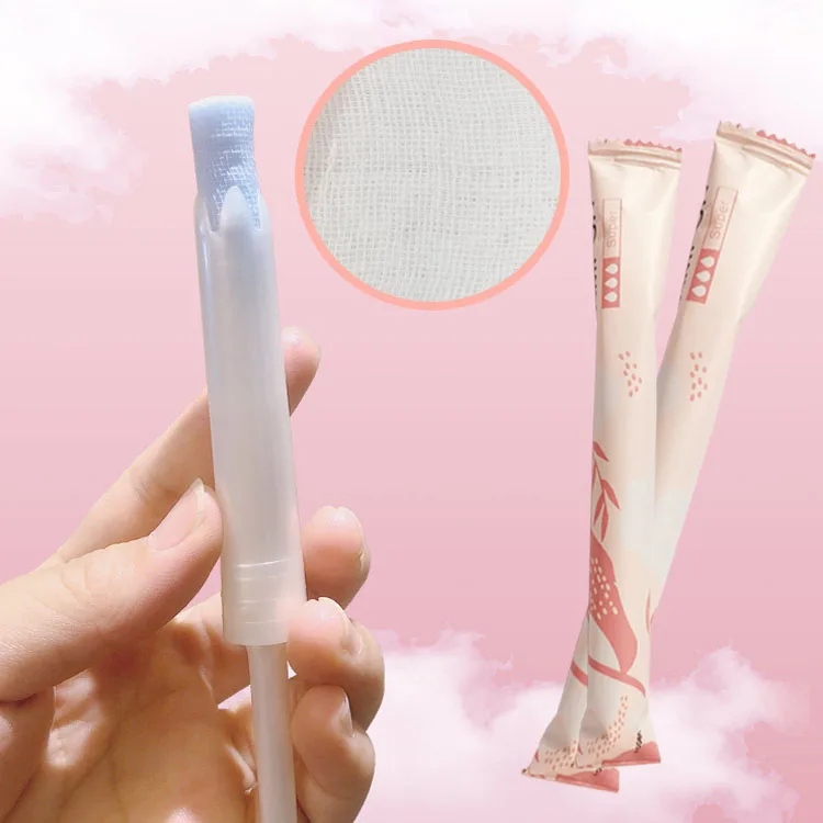 Vaginal applicator, vaginal liquid applicator, gauze cotton core