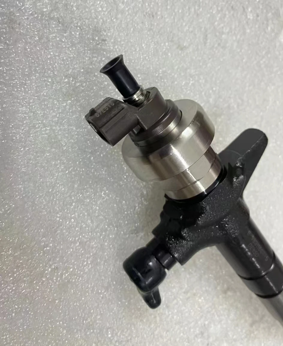 09500-6980 Fuel Injector For Isuzu 4JJ1 3.0 Engine Fuel Injector Assembly