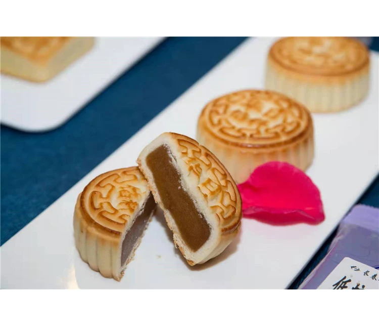 Traditional Moon Cake Employee Welfare Mid-autumn Festival Custom-made Custard Liquid Moon Cake