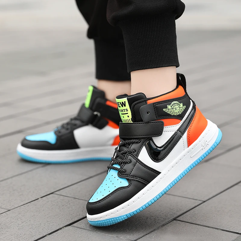 
Wholesalers Children Basketball Shoes Boys Girls Fashion High Top Kids Sneakers 