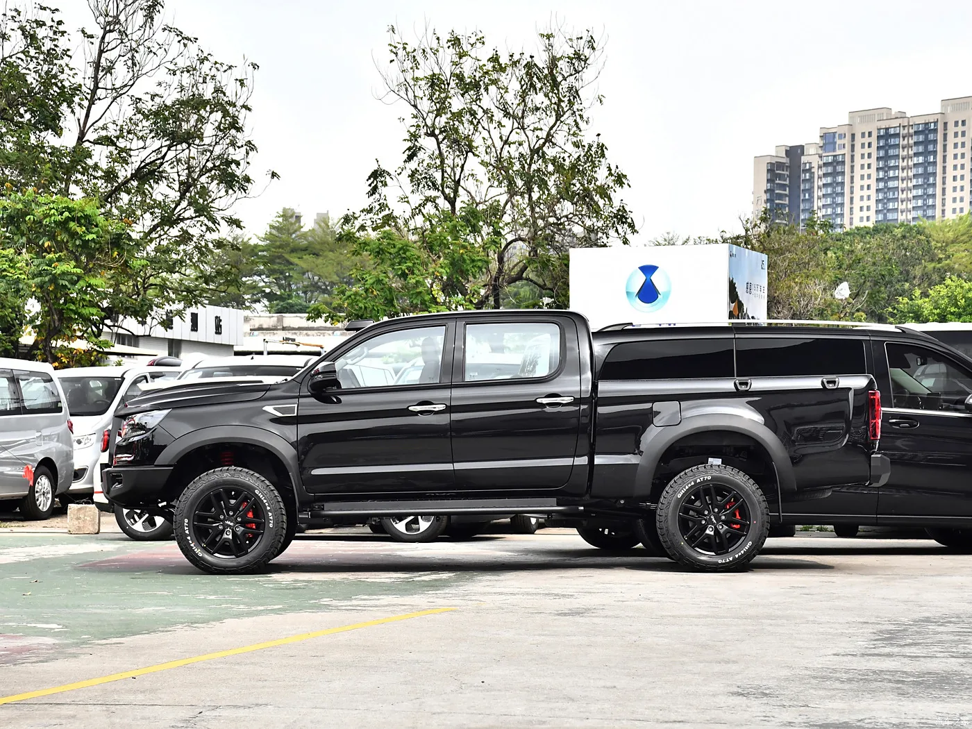 2024 JAC T8 Pro 2.0T diesel 8AT 4WD JAC T8 pro pickup truck 4x4 Chinese Pickup Trucks for sale